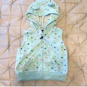 ☀️3/$15 Carter’s fleece heart jacket